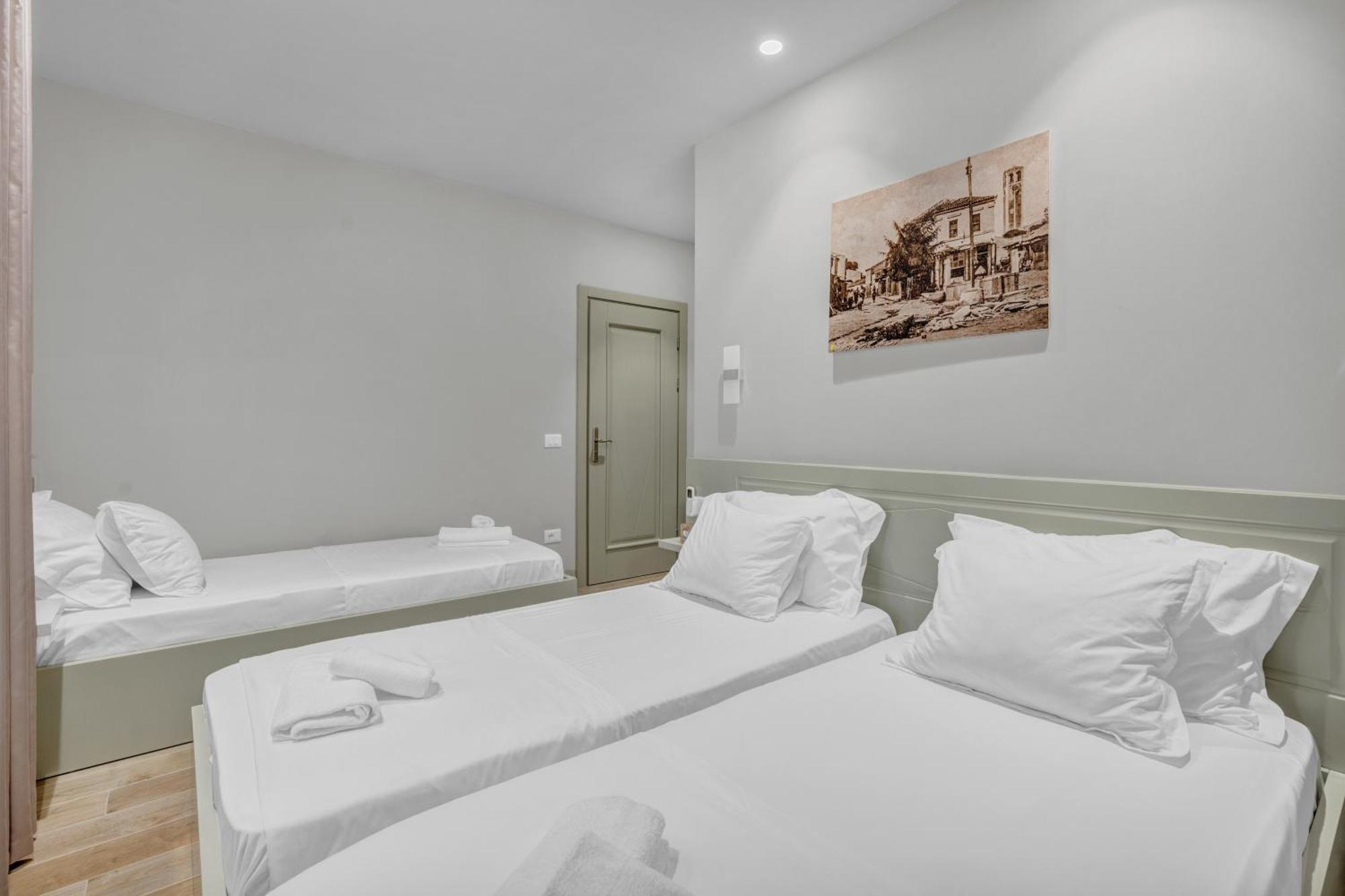 Zoi A To Remember I Located Inside The Castle Of Elbasan, On A Historic Road Via Egnatia I Homemade Breakfast Hotel *