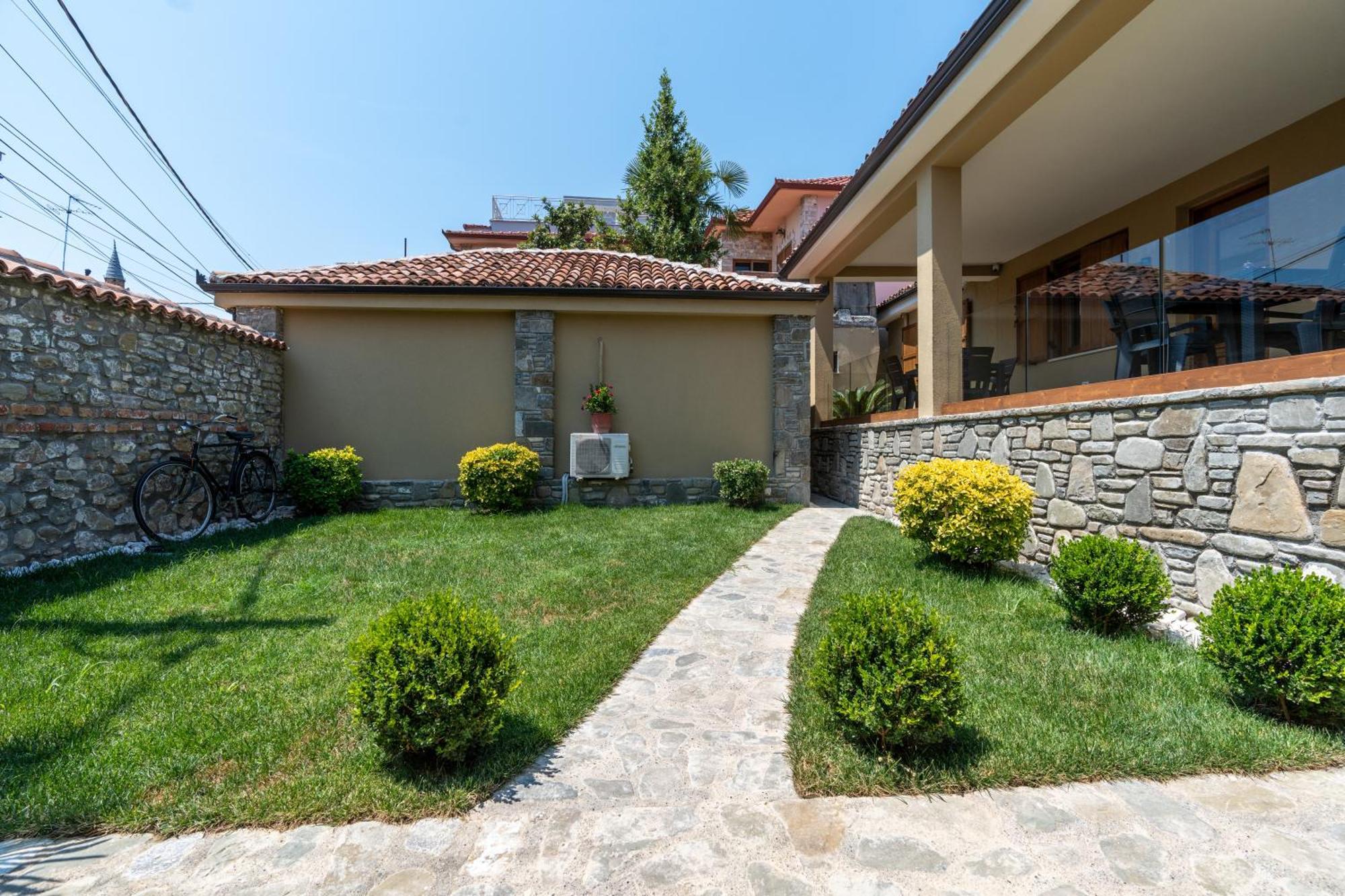 Zoi A To Remember I Located Inside The Castle Of Elbasan, On A Historic Road Via Egnatia I Homemade Breakfast Hotel